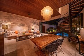 Luxury Private Loft, 2 BR, Canggu With Staff