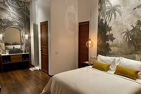 Luxury Private Loft, 2 BR, Canggu With Staff