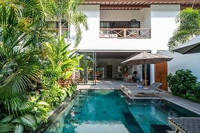Luxury Private Loft, 2 BR, Canggu With Staff