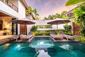 Luxury Private Loft, 2 BR, Canggu With Staff