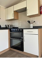Caravan - Sleeps 6 & Parking