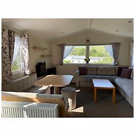 Caravan - Sleeps 6 & Parking