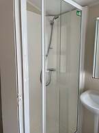 Caravan - Sleeps 6 & Parking