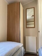 Caravan - Sleeps 6 & Parking