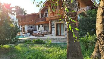 Stunning 10 Bedroom Villa in Dalyan