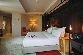 NEXT - Savoy Signature