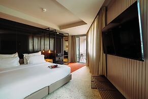 NEXT - Savoy Signature