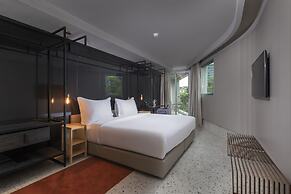 NEXT - Savoy Signature
