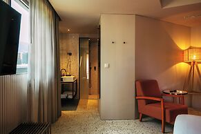 NEXT - Savoy Signature