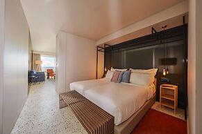 NEXT - Savoy Signature