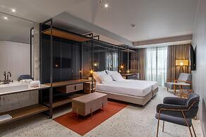 NEXT - Savoy Signature