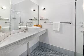 Batemans Bay Lodge