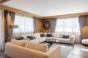 Manali Lodge  by Alpine Resorts