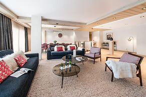 Manali Lodge  by Alpine Resorts