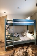 Manali Lodge  by Alpine Resorts
