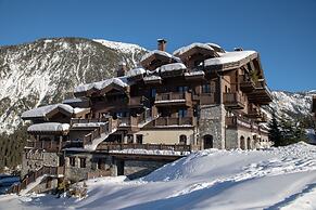 Manali Lodge  by Alpine Resorts