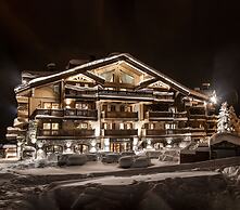 Manali Lodge  by Alpine Resorts