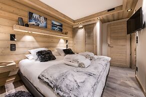 Manali Lodge  by Alpine Resorts