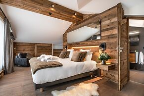 Manali Lodge  by Alpine Resorts