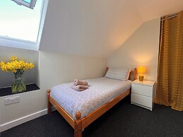 Ty Efail Cottage, Mountain Views & Secure Garden
