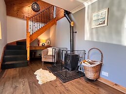 Ty Efail Cottage, Mountain Views & Secure Garden