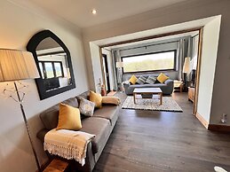 Ty Efail Cottage, Mountain Views & Secure Garden