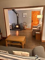 Ty Efail Cottage, Mountain Views & Secure Garden