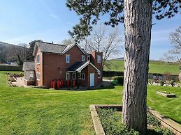 Plas Gwyrch Gatehouse