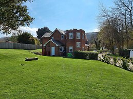 Plas Gwyrch Gatehouse