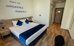 Grand Kingsgate Waterfront By Millennium Hotels