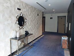 Grand Kingsgate Waterfront By Millennium Hotels