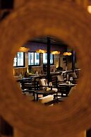 Grand Kingsgate Waterfront By Millennium Hotels