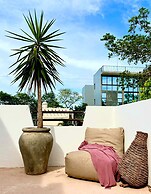 Awesome jungle villa with pool La Veleta