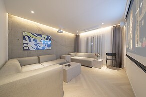 Croissant Hotel Guri by Anook