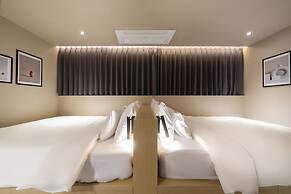 Croissant Hotel Guri by Anook