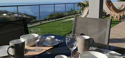 House - Sleeps 3, Free Parking, Garden & Jacuzzi
