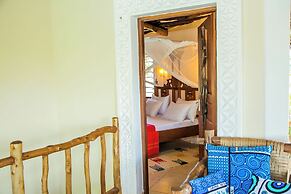 3 Bed Cottage Sleeps 6- Pool, Chef Option, Parking