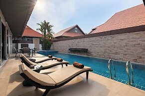 Luxury Pool villa C16 - 4BR 8-10 Persons