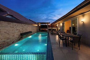 Luxury Pool villa C16 - 4BR 8-10 Persons