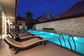 Luxury Pool villa C16 - 4BR 8-10 Persons