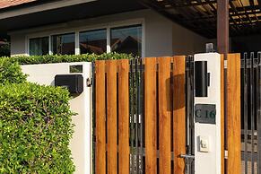 Luxury Pool villa C16 - 4BR 8-10 Persons