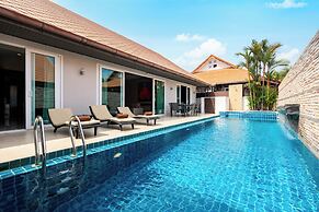 Luxury Pool villa C16 - 4BR 8-10 Persons