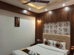 Hotel TLB Palace