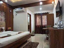 Hotel TLB Palace