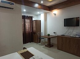 Hotel TLB Palace