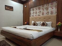 Hotel TLB Palace