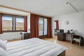 Neuchatel City Hotel