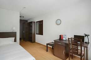 Neuchatel City Hotel