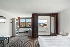 Neuchatel City Hotel