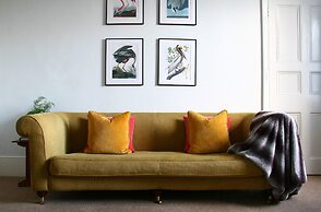 Beautiful 6-bed - Sleeps 12 - Stunning Views